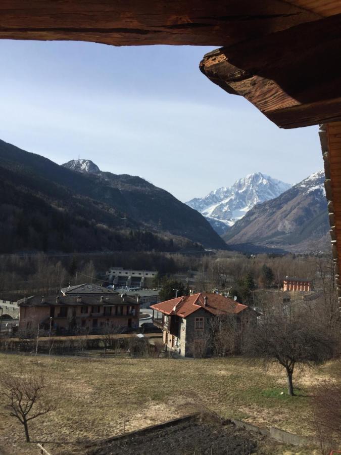 La Maison Du Pont Mont Blanc 2 ลาซัลเล ภายนอก รูปภาพ